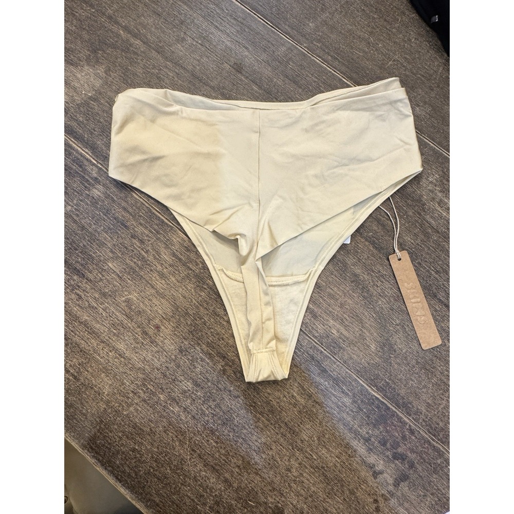 Skims Satin Thong Underwear Nude Size‎ 3X - Picture 3 of 6